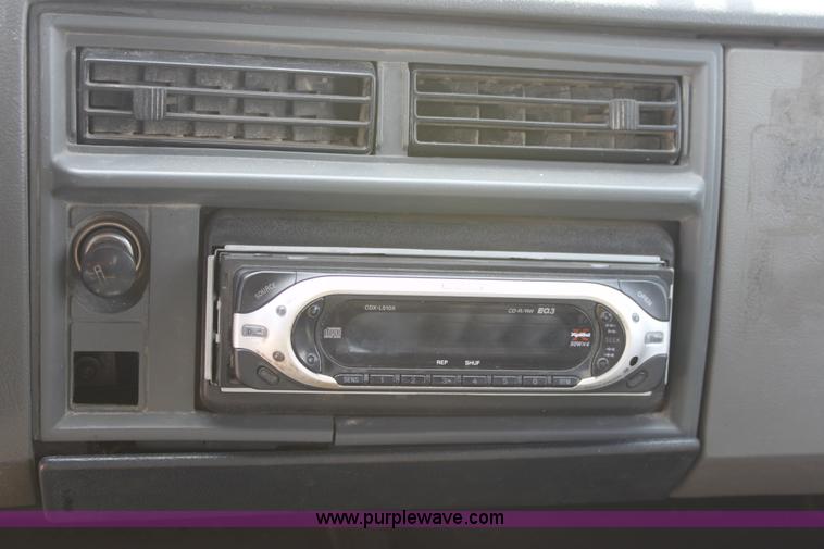 image for item A2739 1989 Chevrolet S10 Blazer SUV