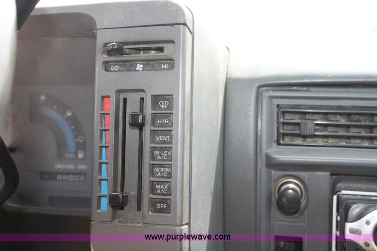 image for item A2739 1989 Chevrolet S10 Blazer SUV