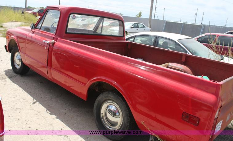 image for item A2740 1968 GMC 1500 pickup truck