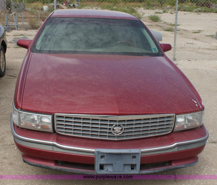 image for item A2742 1994 Cadillac DeVille Concours
