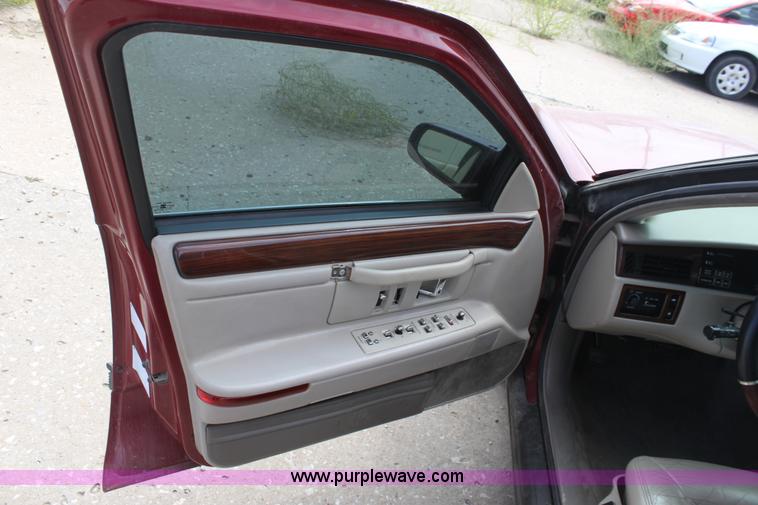 image for item A2742 1994 Cadillac DeVille Concours