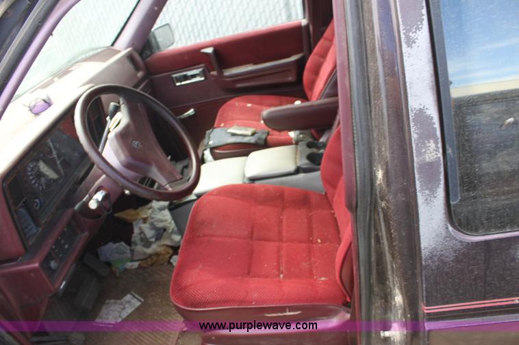 image for item A2743 1990 Dodge Grand Caravan SE mini van