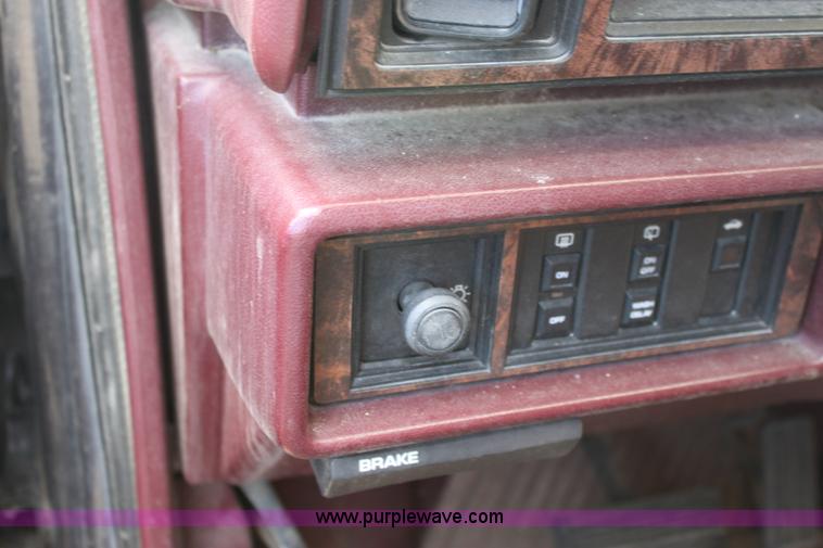 image for item A2743 1990 Dodge Grand Caravan SE mini van