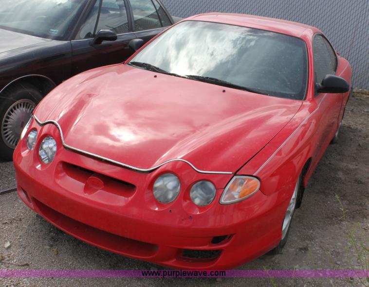 image for item A2744 2001 Hyundai Tiburon