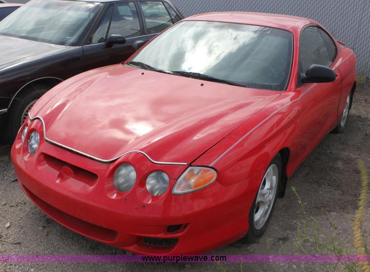 image for item A2744 2001 Hyundai Tiburon