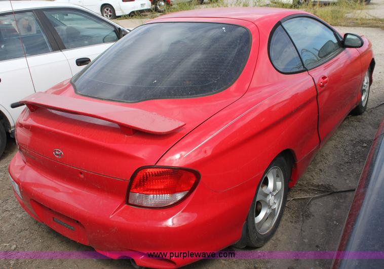 image for item A2744 2001 Hyundai Tiburon