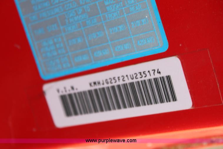 image for item A2744 2001 Hyundai Tiburon