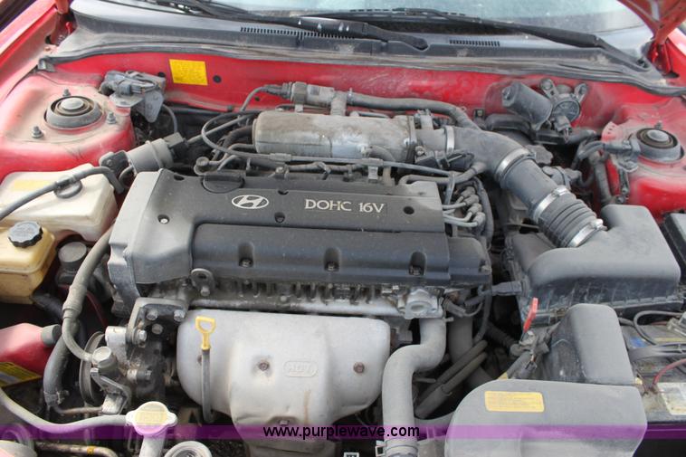 image for item A2744 2001 Hyundai Tiburon