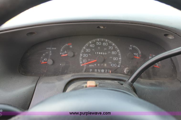 image for item A2746 1997 Ford F250 XL pickup truck