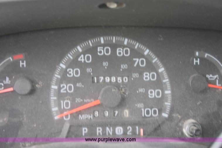 image for item A2746 1997 Ford F250 XL pickup truck