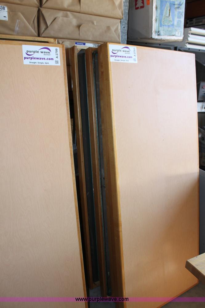 image for item A2798 (6) folding tables