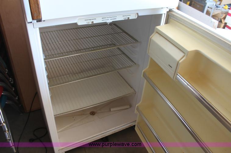 image for item A2800 Admiral refrigerator