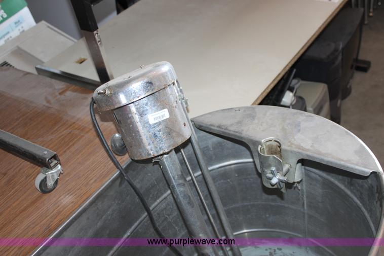 image for item A2805 Stainless steel jacuzzi tub