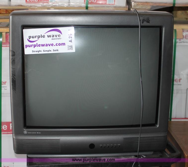 image for item A2811 (7) assorted rolling carts and cabinets