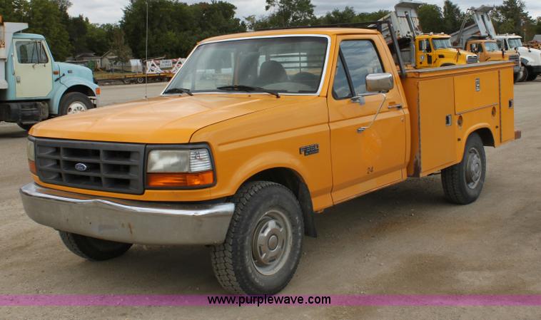 image for item A2833 1997 Ford F350 XL pickup truck