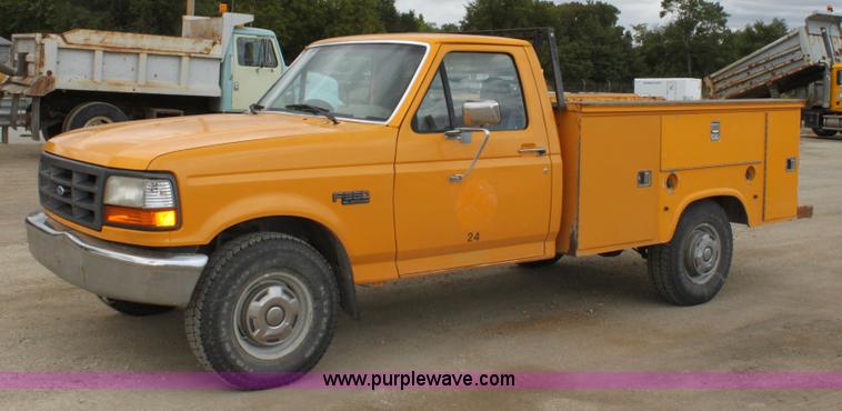 image for item A2833 1997 Ford F350 XL pickup truck