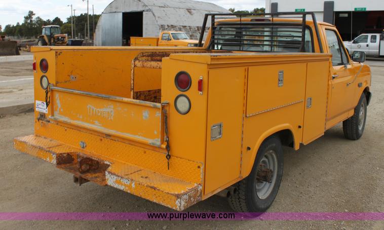 image for item A2833 1997 Ford F350 XL pickup truck