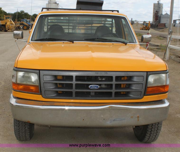 image for item A2833 1997 Ford F350 XL pickup truck