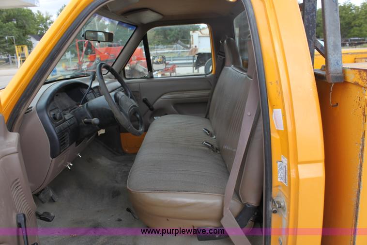 image for item A2833 1997 Ford F350 XL pickup truck