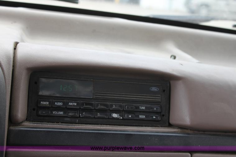 image for item A2833 1997 Ford F350 XL pickup truck