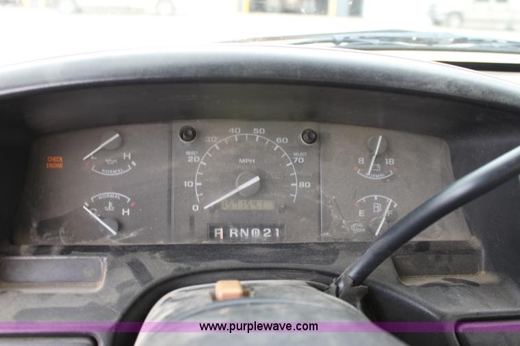 image for item A2833 1997 Ford F350 XL pickup truck