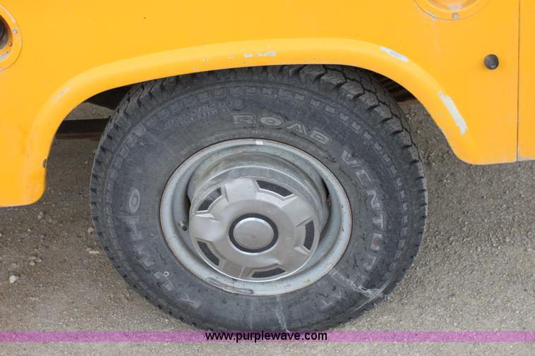 image for item A2833 1997 Ford F350 XL pickup truck