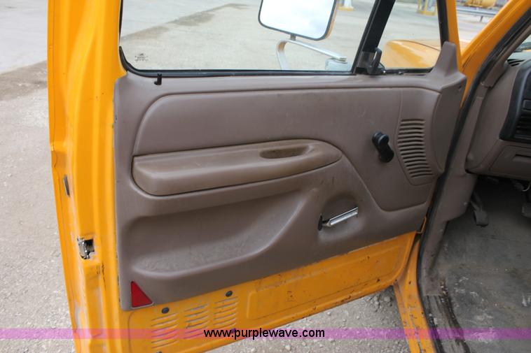 image for item A2834 1997 Ford F350 pickup truck