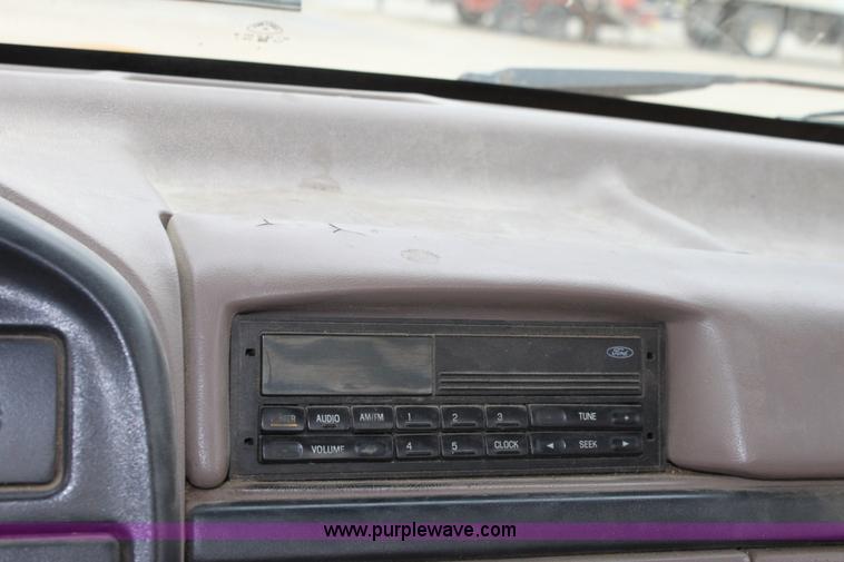 image for item A2834 1997 Ford F350 pickup truck