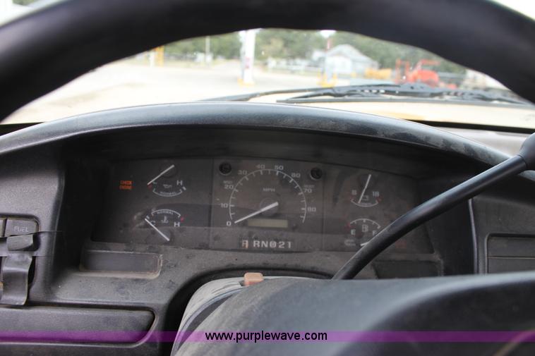 image for item A2834 1997 Ford F350 pickup truck