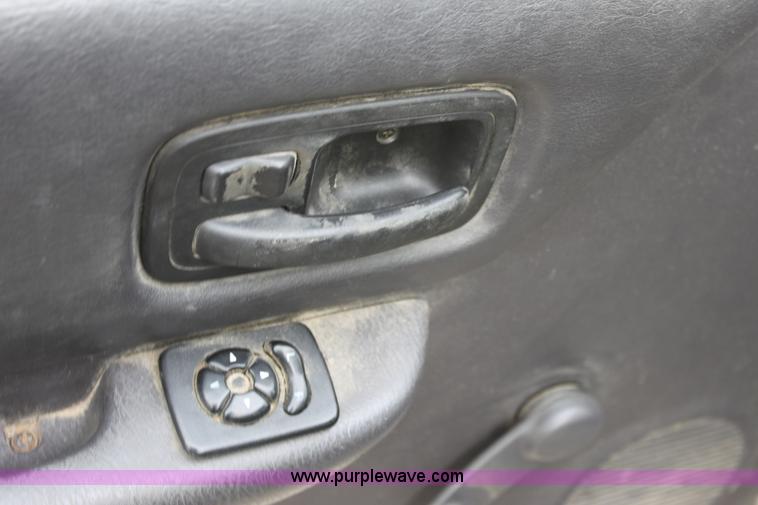 image for item A2845 1999 Jeep Cherokee SE SUV