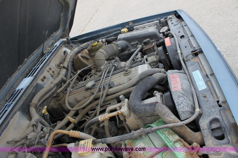 image for item A2845 1999 Jeep Cherokee SE SUV