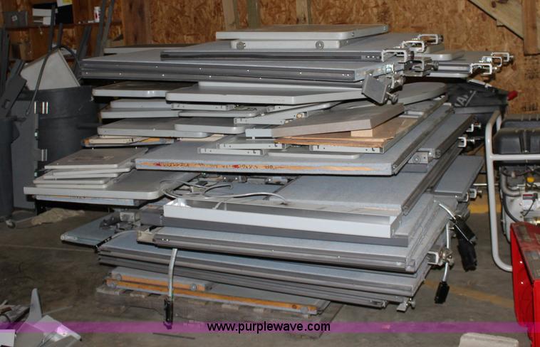 image for item A2927 Office cubicle stations