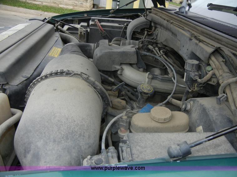 image for item A3099 1999 Ford F150 pickup truck