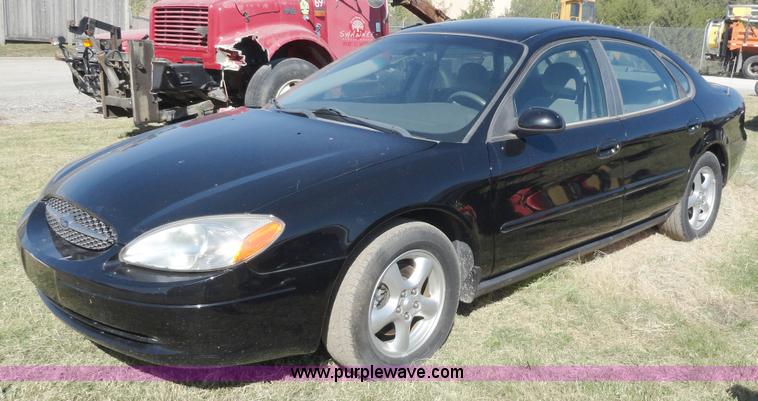 image for item A3164 2002 Ford Taurus SE
