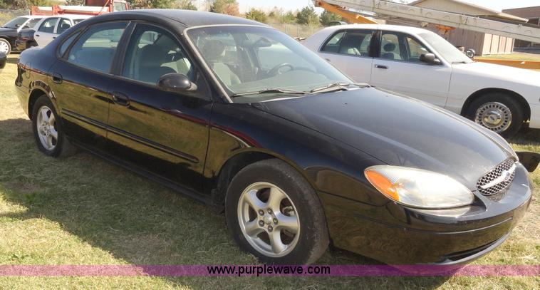 image for item A3164 2002 Ford Taurus SE