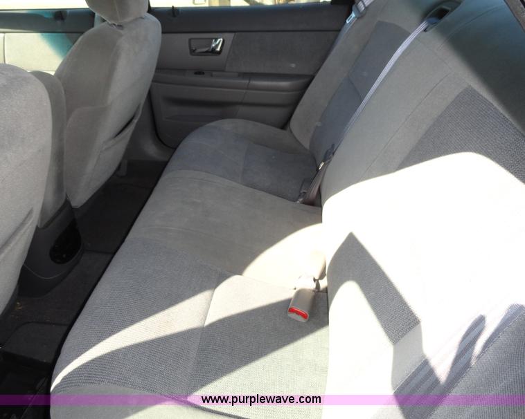 image for item A3164 2002 Ford Taurus SE