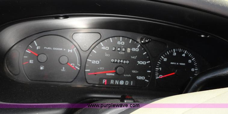 image for item A3164 2002 Ford Taurus SE