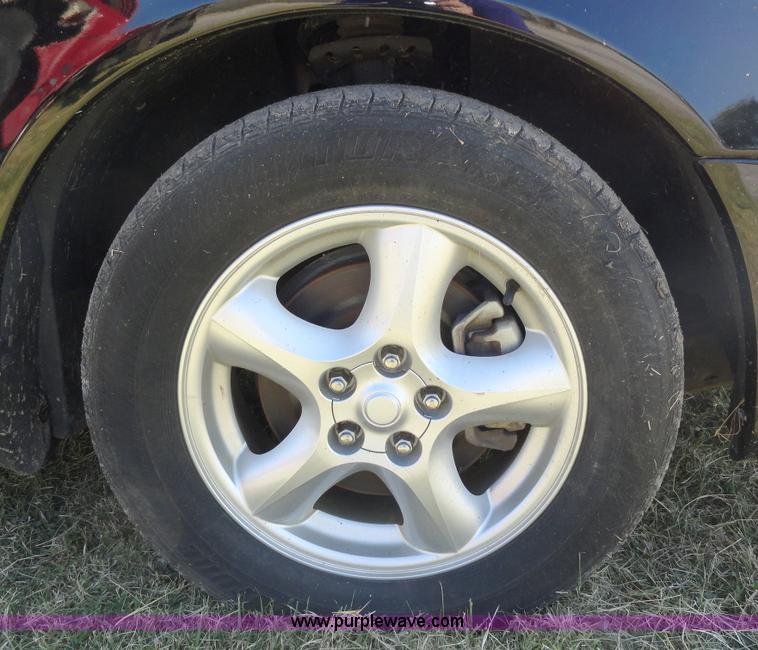 image for item A3164 2002 Ford Taurus SE