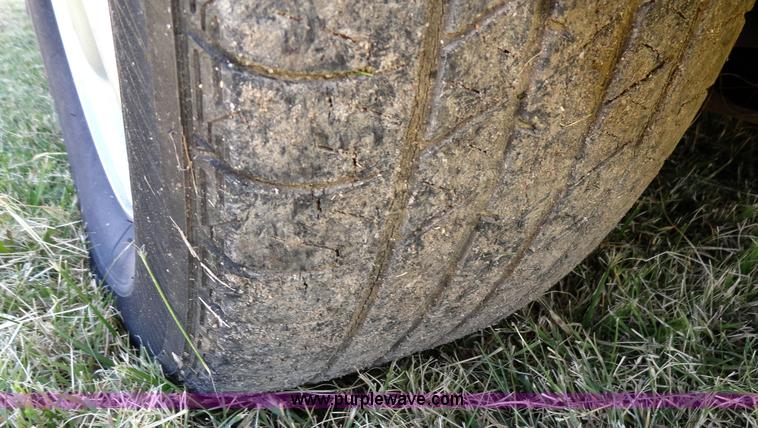 image for item A3164 2002 Ford Taurus SE