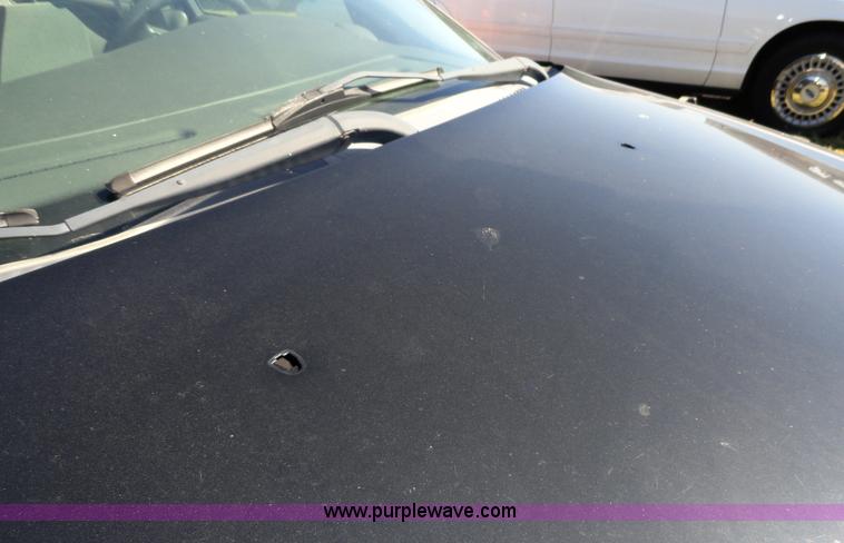 image for item A3164 2002 Ford Taurus SE