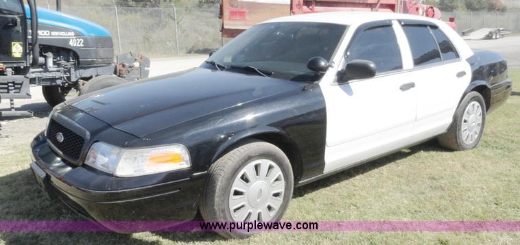 image for item A3168 2007 Ford Crown Victoria Police Interceptor