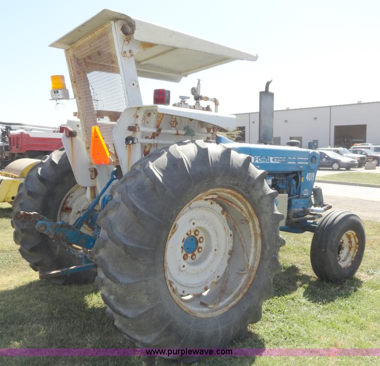 image for item A3170 1981 Ford 6600 tractor