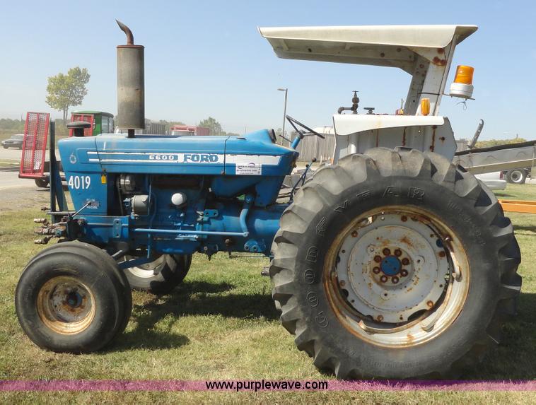 image for item A3170 1981 Ford 6600 tractor