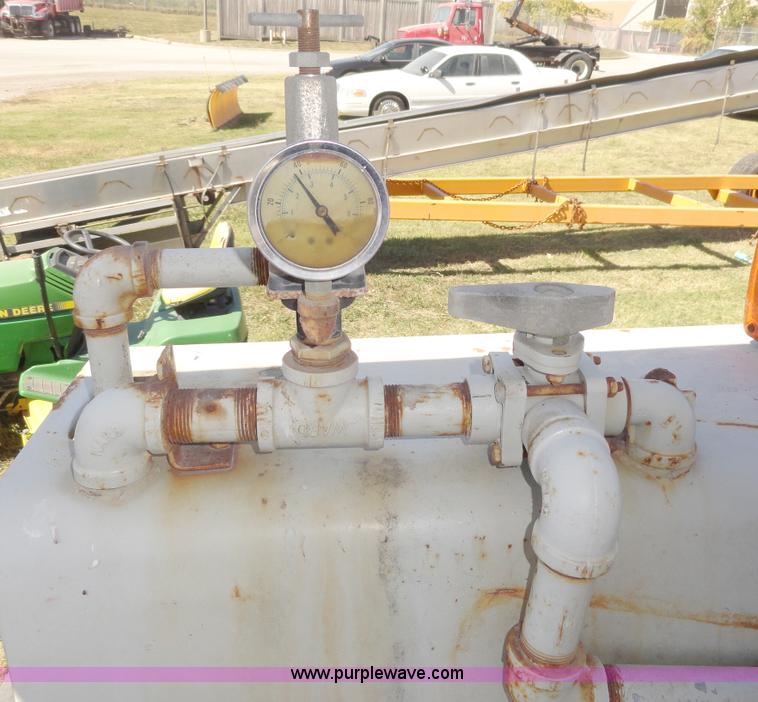 image for item A3170 1981 Ford 6600 tractor