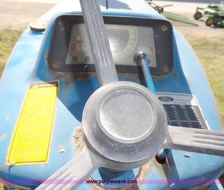 image for item A3170 1981 Ford 6600 tractor