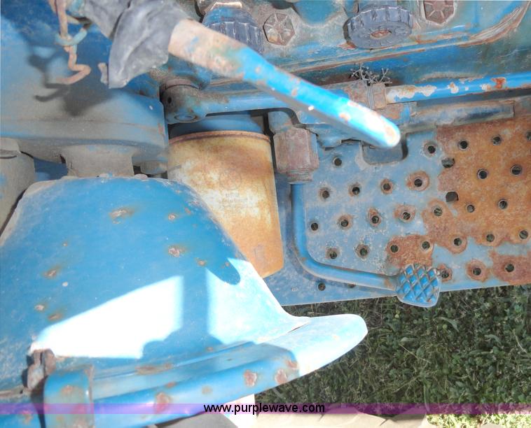 image for item A3170 1981 Ford 6600 tractor