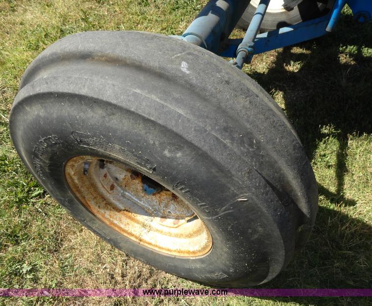 image for item A3170 1981 Ford 6600 tractor