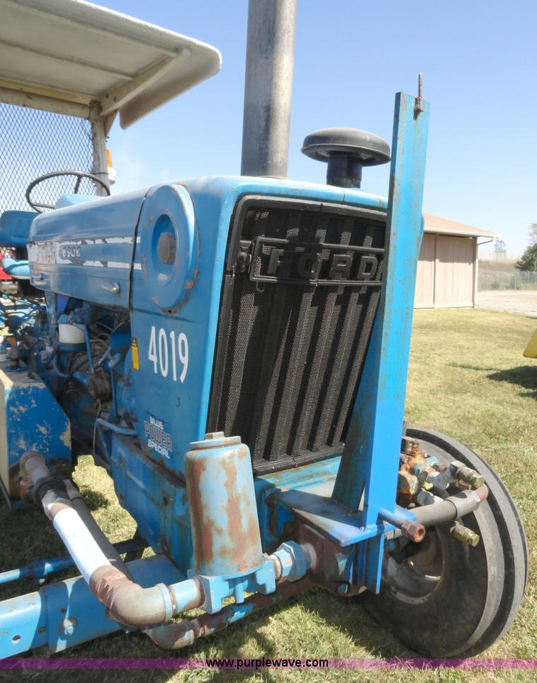 image for item A3170 1981 Ford 6600 tractor