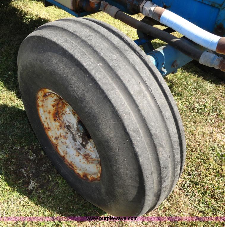 image for item A3170 1981 Ford 6600 tractor