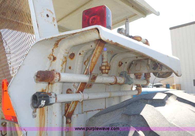 image for item A3170 1981 Ford 6600 tractor